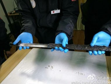 Ένα σπαθί 2.000 ετών που ήταν σαν να κατασκευάστηκε τώρα βρέθηκε στην Κίνα (βίντεο)